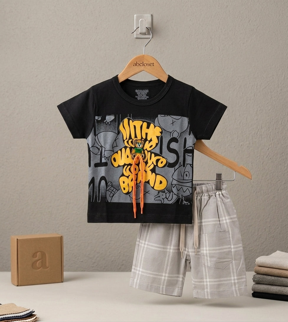 Half sleeve T-shirt and shorts set