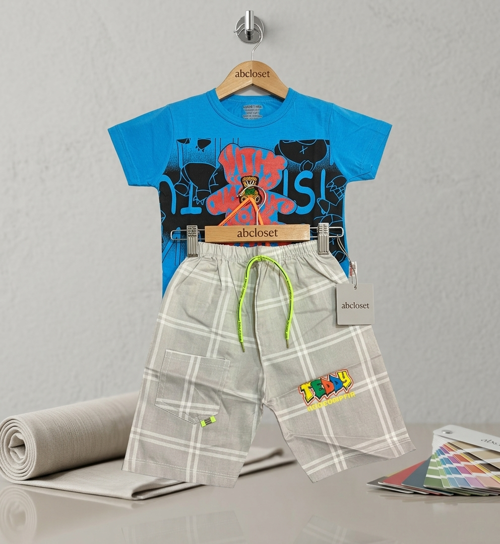 Half sleeve T-shirt and shorts set