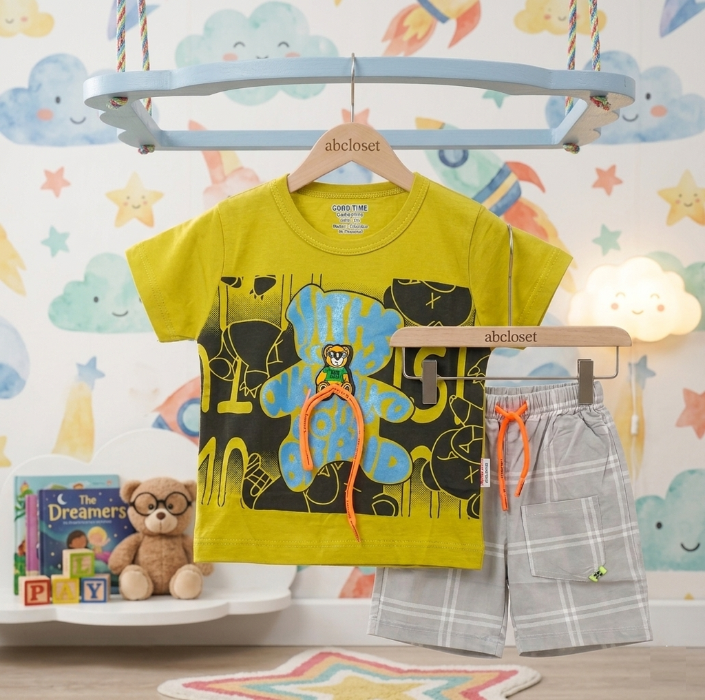 Half sleeve T-shirt and shorts set