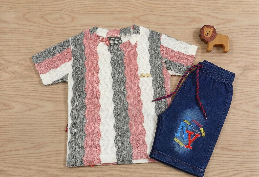 Seersucker Short sleeve t-shirt and jeans shorts